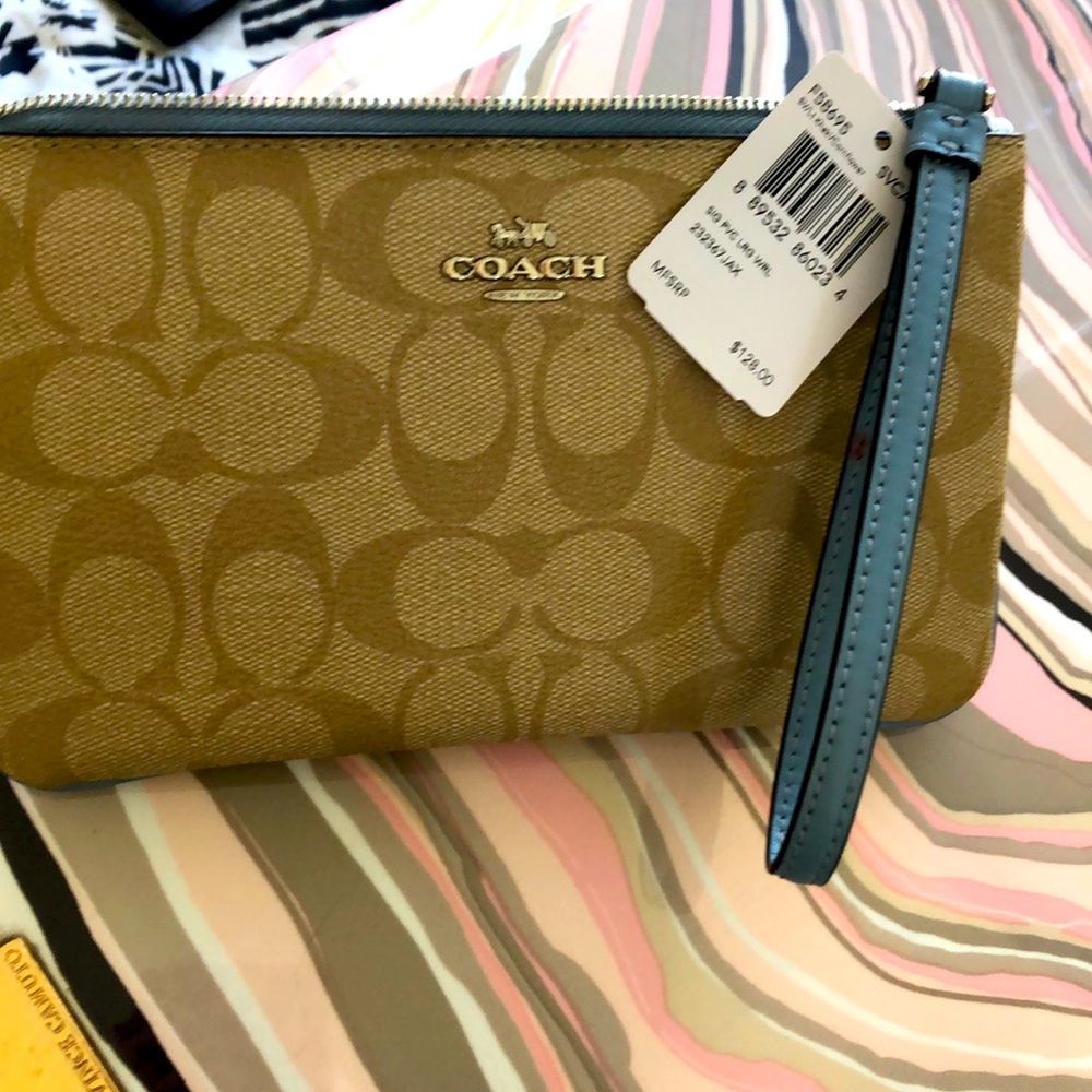 COPY - COACH C Sign Small Wallet Makeup